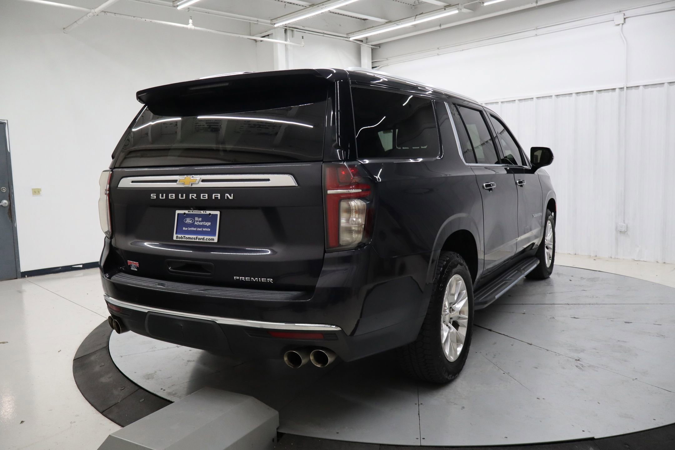 Used 2022 Chevrolet Suburban Premier image 7