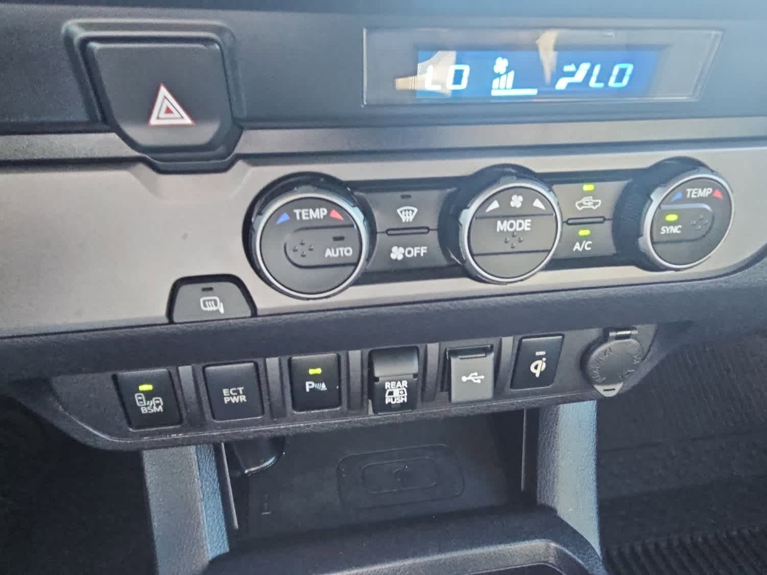 Used 2021 Toyota Tacoma TRD Sport w/ Technology Package image 17