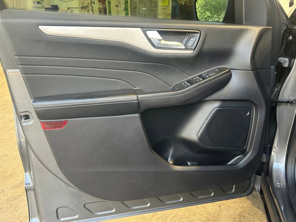 Certified 2022 Ford Escape SEL image 36