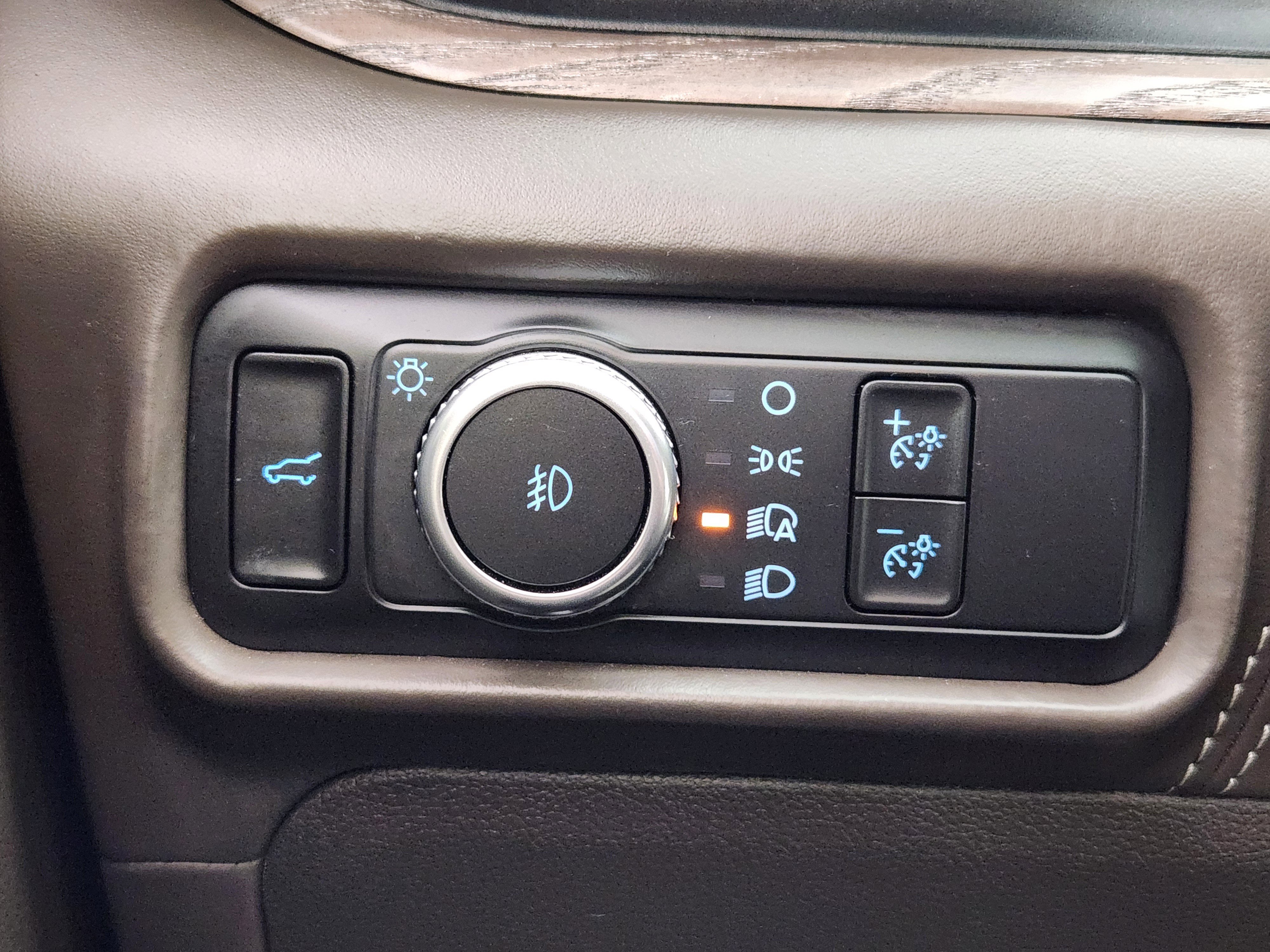 Certified 2022 Ford Explorer Platinum w/ Equipment Group 601A image 27