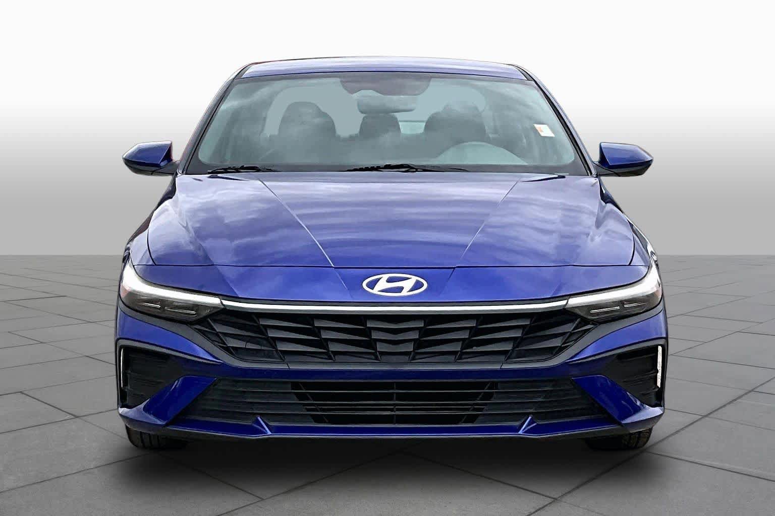 Used 2024 Hyundai Elantra SE FWD image 6