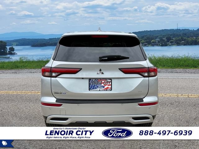 Used 2023 Mitsubishi Outlander SE FWD image 4