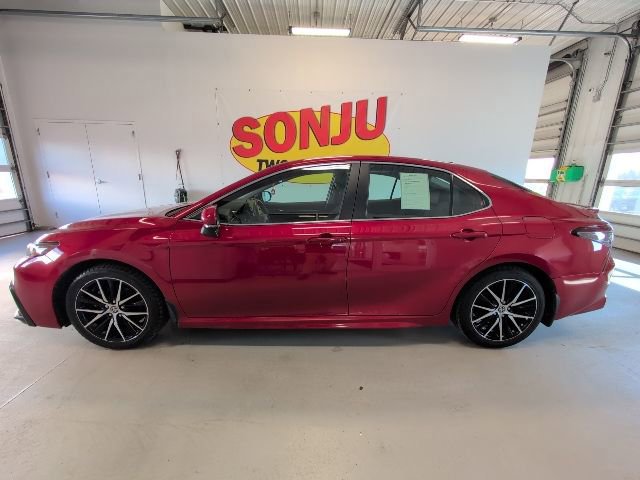 Used 2024 Toyota Camry SE AWD/4WD image 2