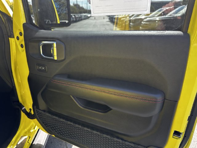 Used 2024 Jeep Wrangler Unlimited Rubicon AWD/4WD image 35