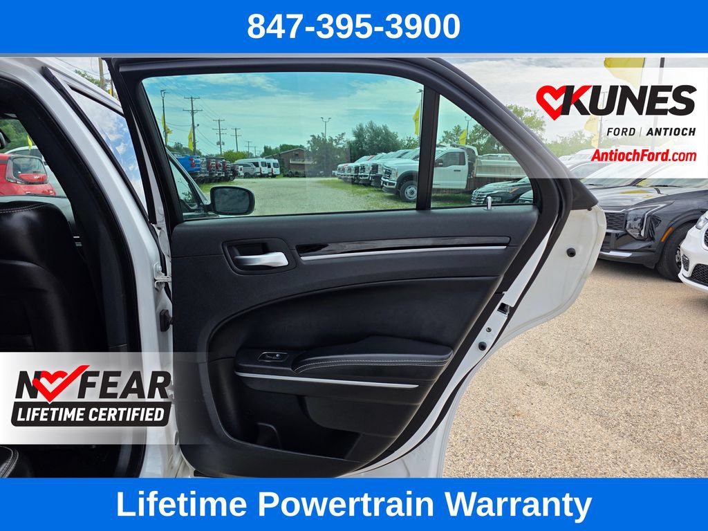 Used 2019 Chrysler 300 S AWD/4WD image 21