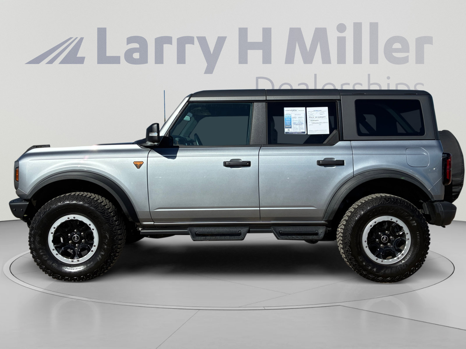 Certified 2023 Ford Bronco Badlands AWD/4WD image 2