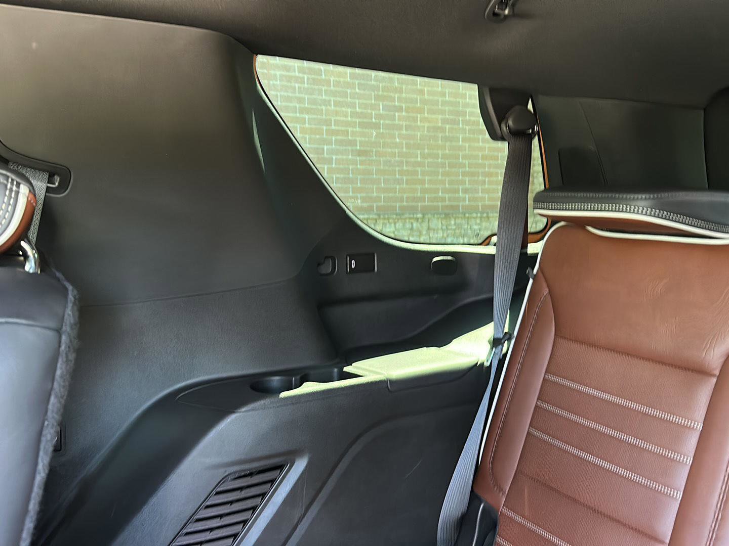 Used 2023 GMC Yukon Denali Ultimate AWD/4WD image 30