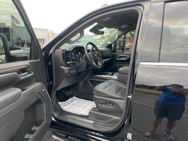 Used 2025 Chevrolet Silverado 2500 LTZ w/ LTZ Premium Package image 10