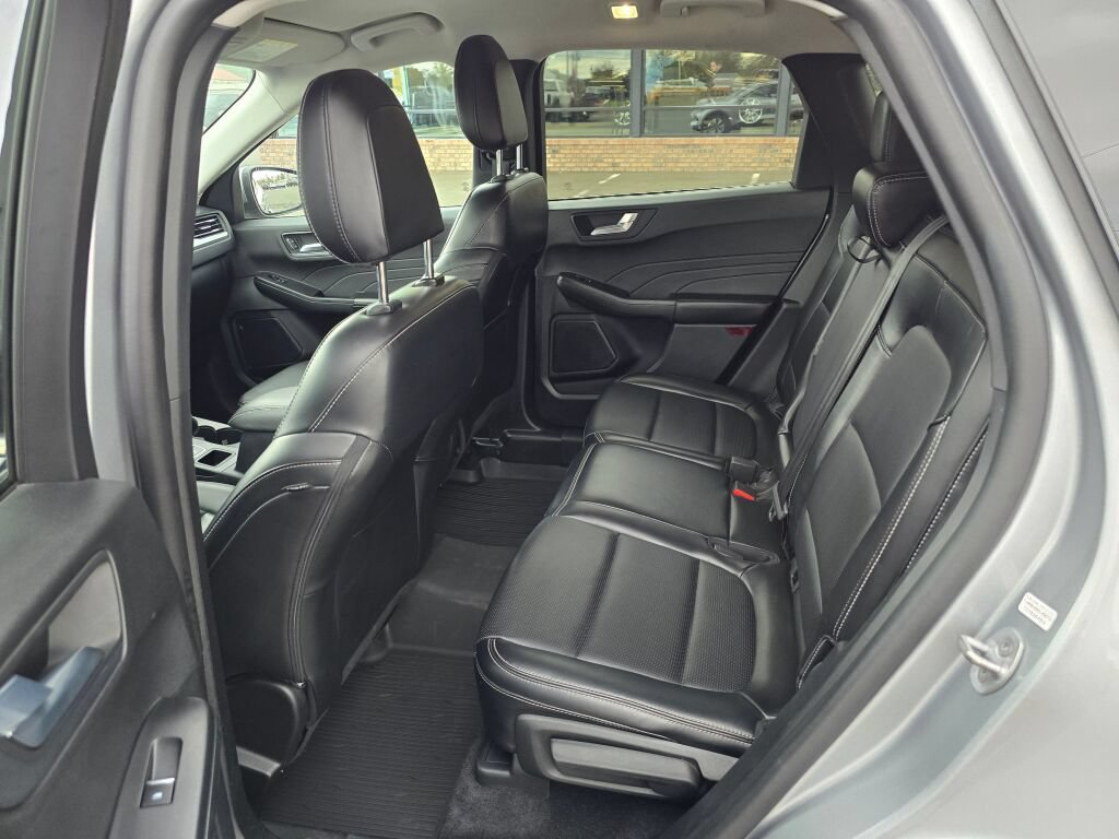 Certified 2023 Ford Escape Platinum AWD/4WD image 16