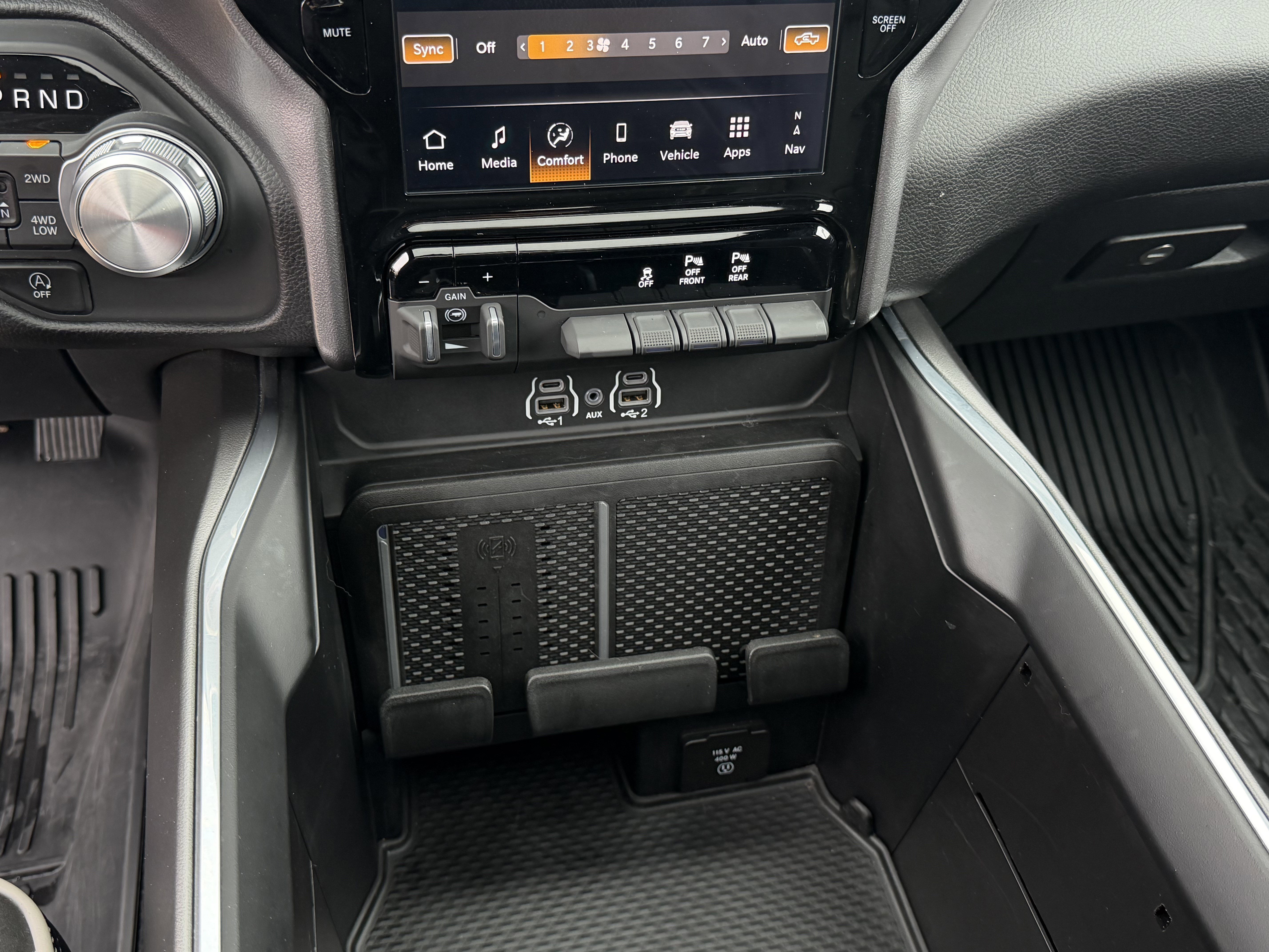 Used 2025 RAM 1500 Laramie w/ Laramie Southwest Edition image 25