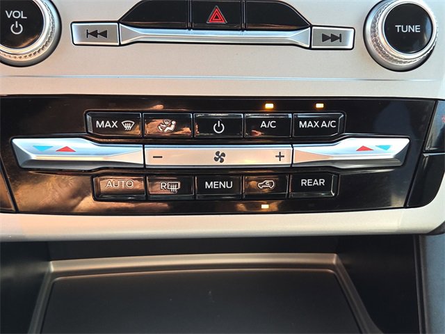 Certified 2022 Ford Explorer XLT w/ Equipment Group 202A image 21