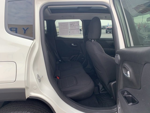 Used 2021 Jeep Renegade Latitude w/ Sun & Sound Group image 17