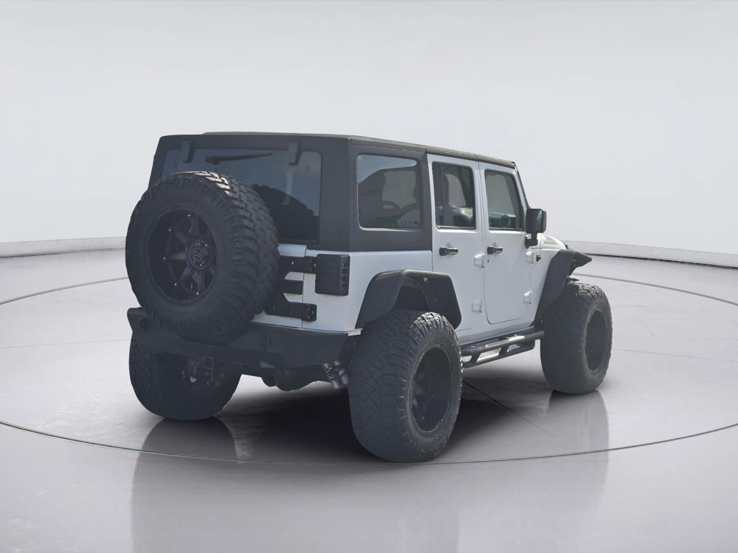 Used 2017 Jeep Wrangler Unlimited Rubicon w/ Connectivity Group AWD/4WD image 8
