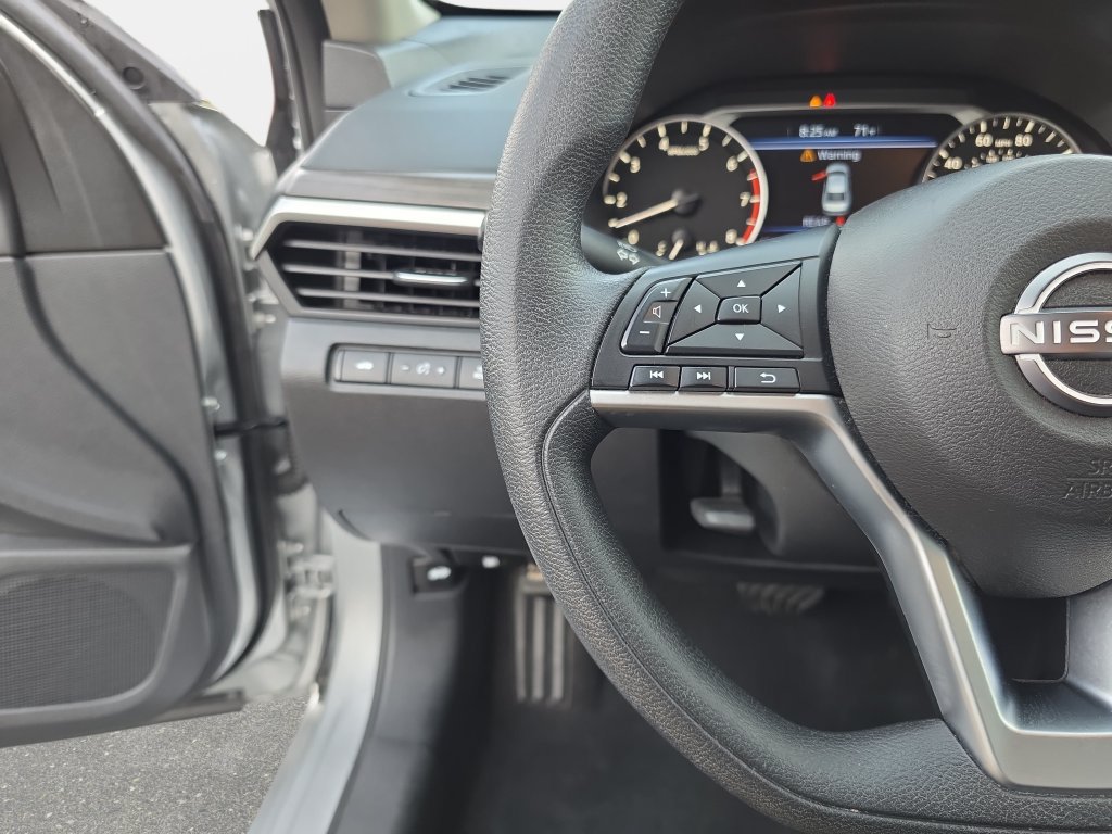 Used 2024 Nissan Altima 2.5 SV FWD image 14