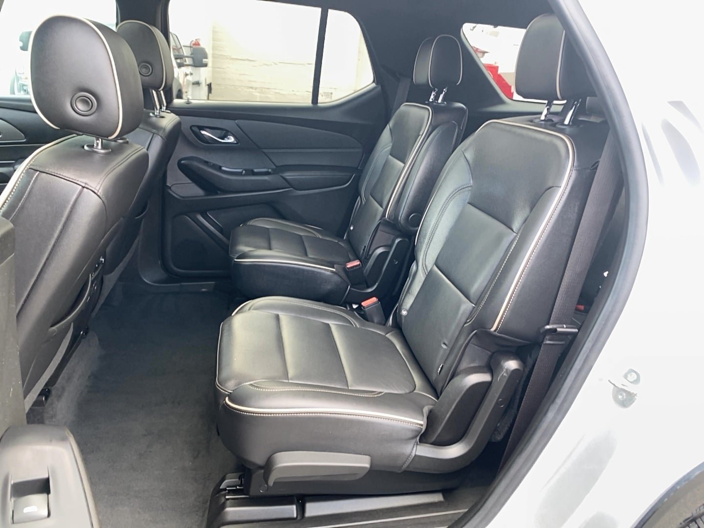 Used 2022 Chevrolet Traverse Premier w/ Redline Edition FWD image 10