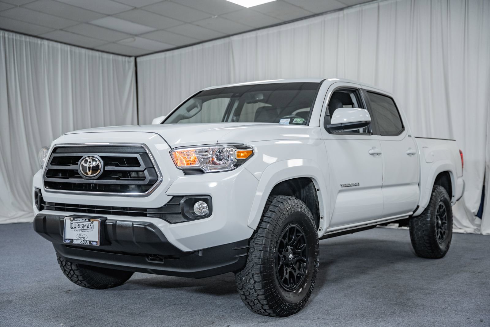 Used 2020 Toyota Tacoma SR5 image 3