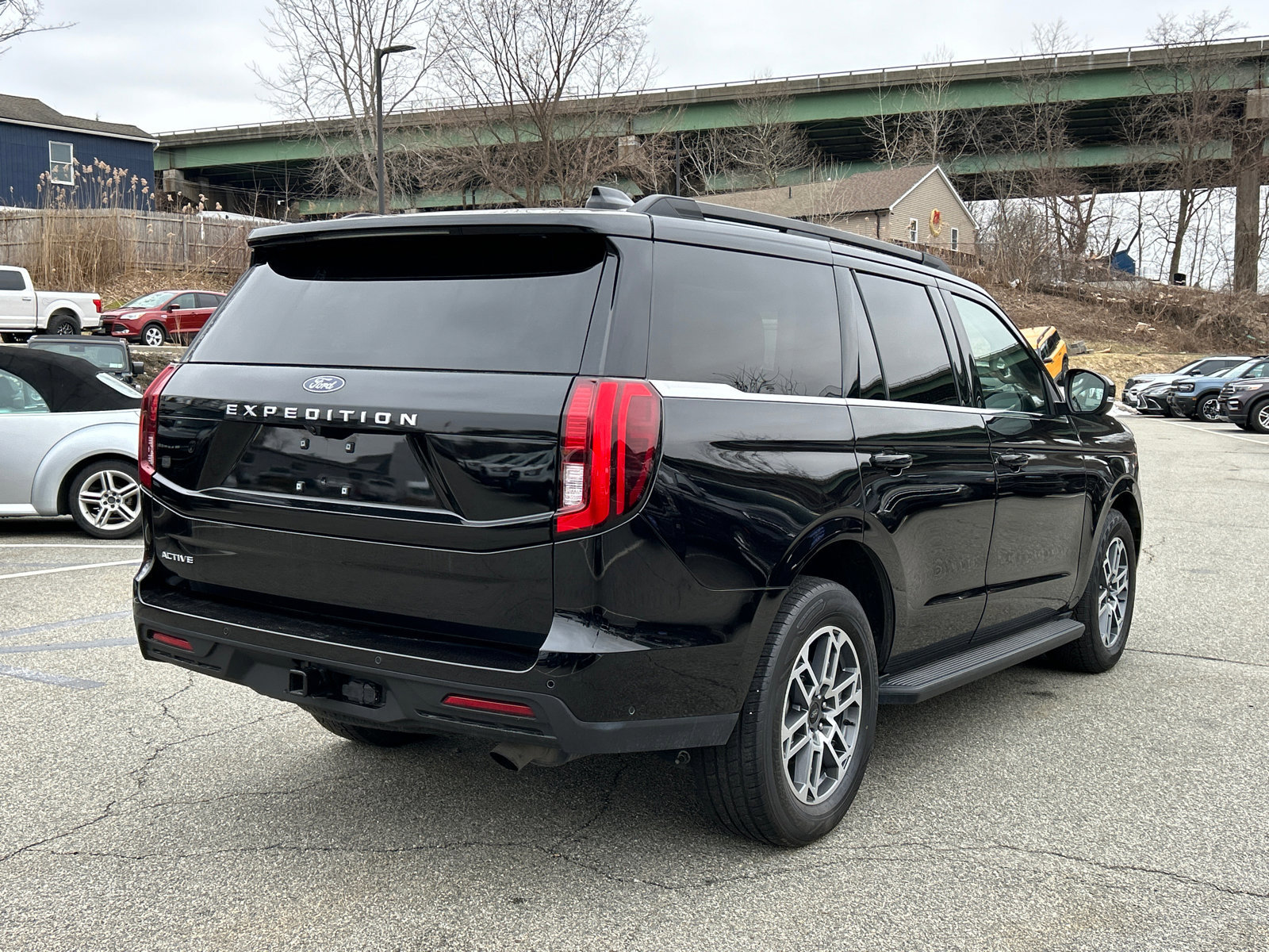 Certified 2025 Ford Expedition Active AWD/4WD image 4