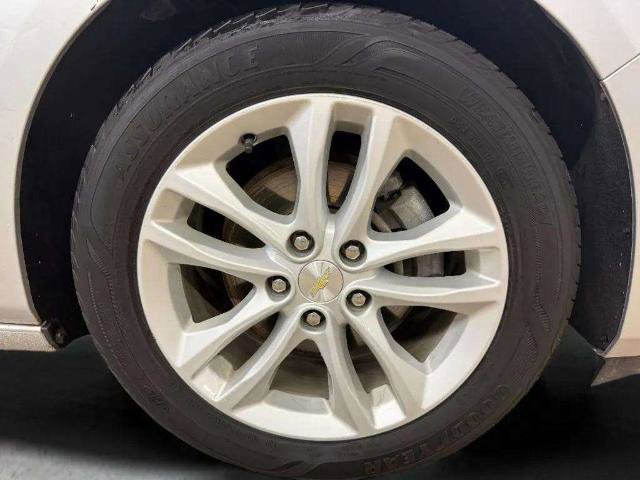 Used 2018 Chevrolet Malibu LT image 25