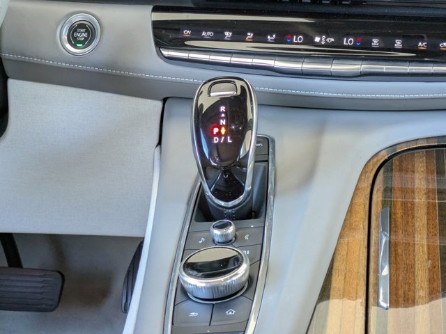 Used 2021 Cadillac Escalade Premium Luxury Platinum image 18