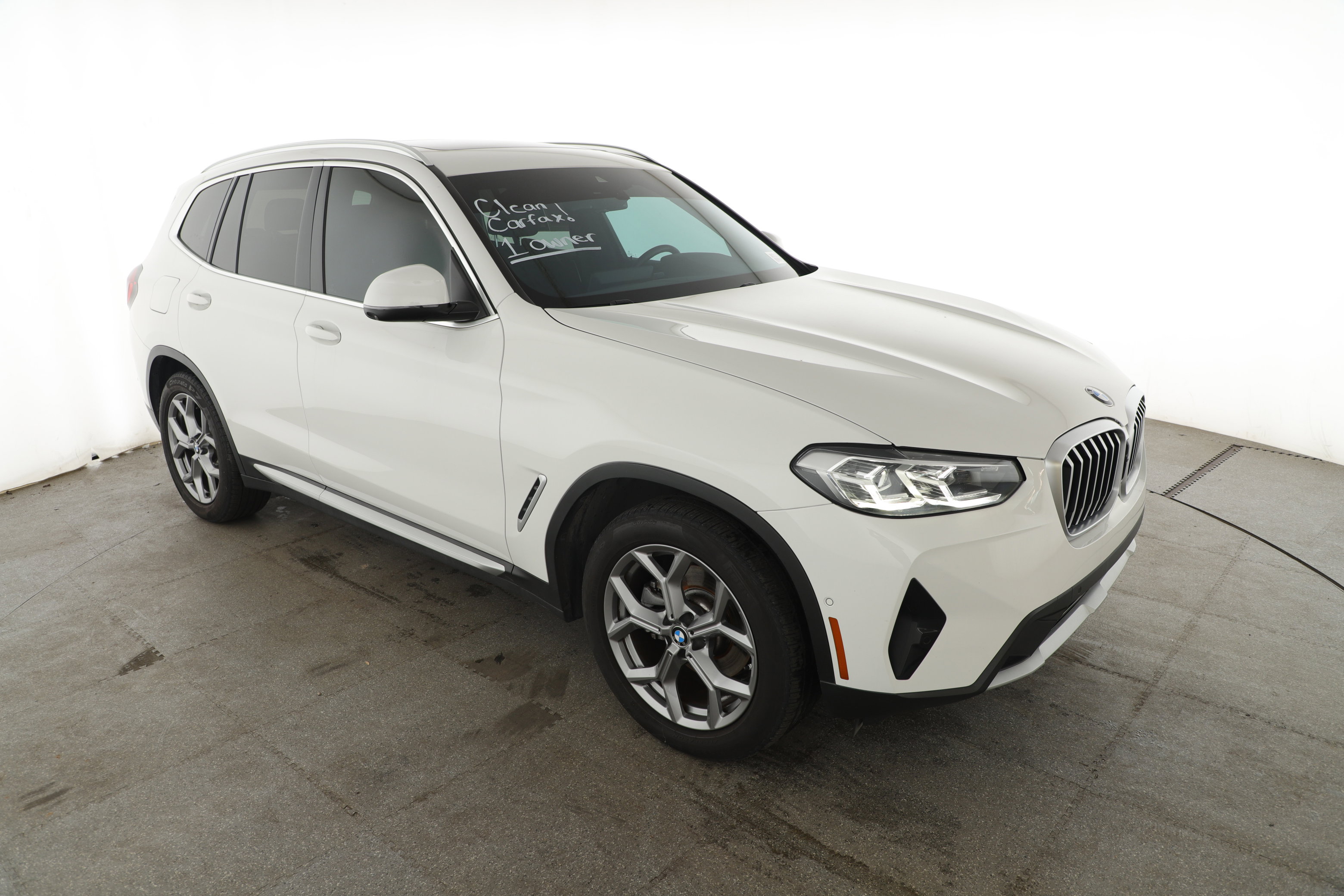 Used 2024 BMW X3 sDrive30i w/ Convenience Package RWD image 3