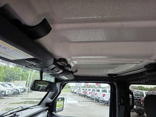 Used 2023 Jeep Wrangler Unlimited w/ Cold Weather Group AWD/4WD image 13