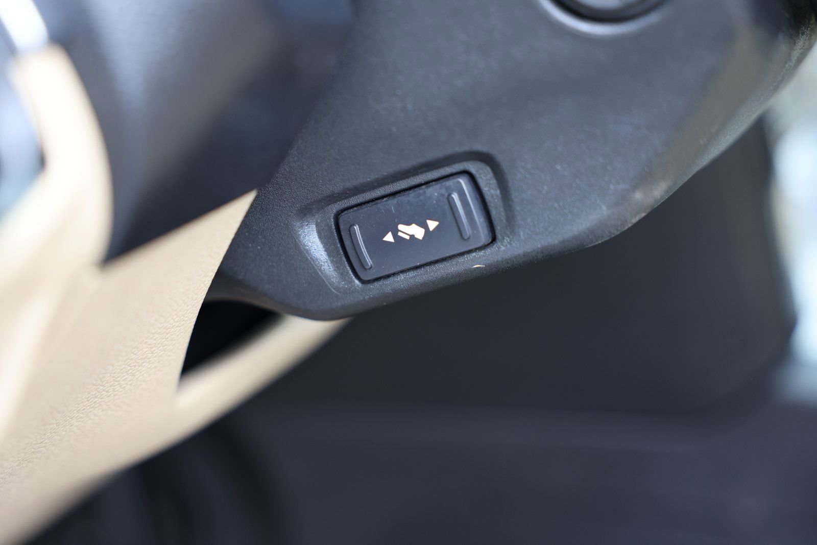 Certified 2017 Ford Explorer Limited w/ Equipment Group 301A image 18