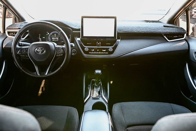 Used 2025 Toyota Corolla SE w/ SE Premium Package FWD image 13
