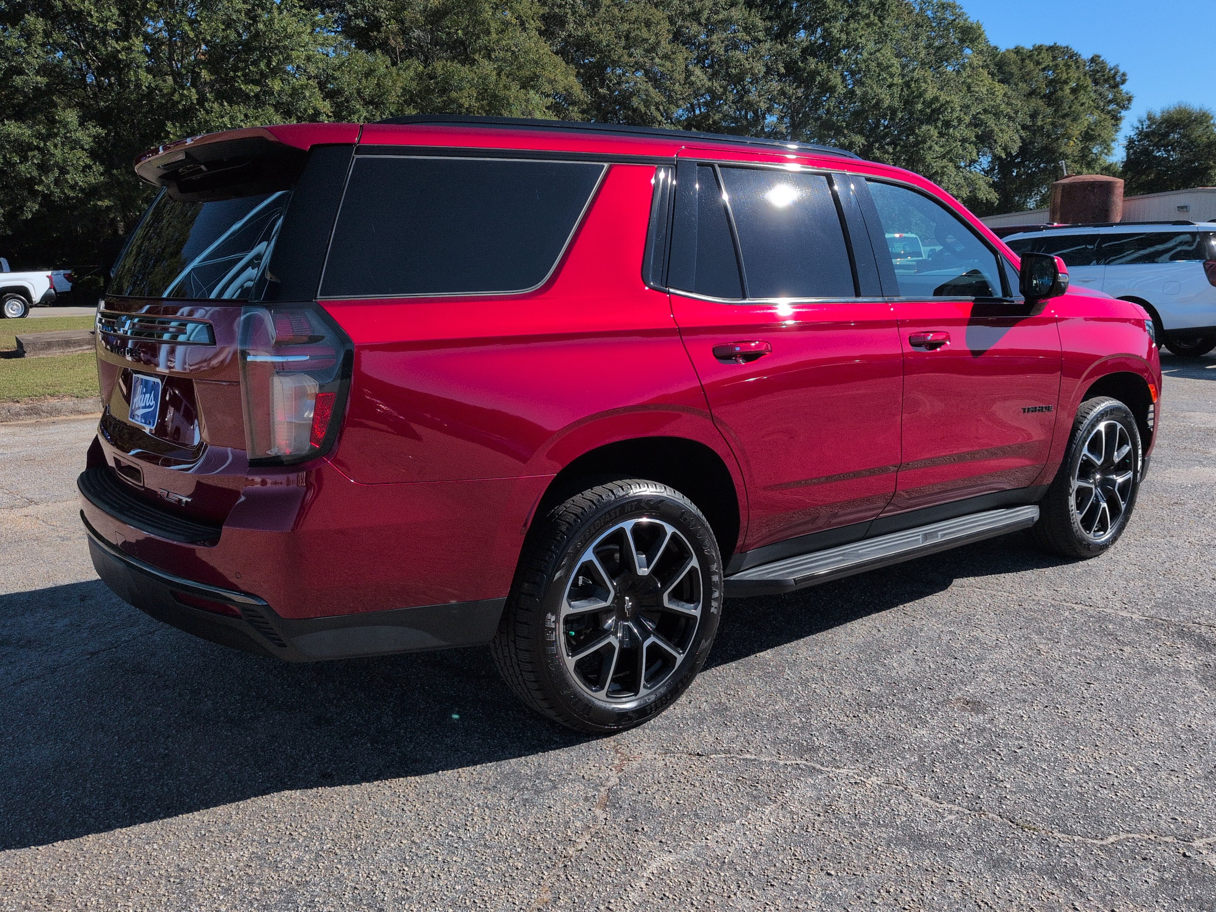 Used 2021 Chevrolet Tahoe RST w/ Luxury Package AWD/4WD image 3