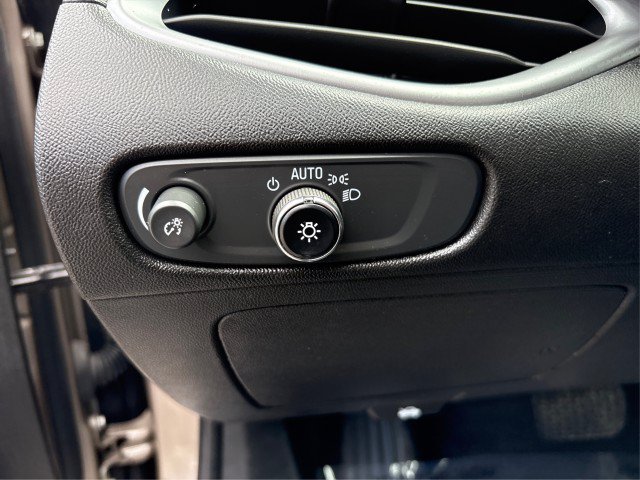 Used 2023 Chevrolet Malibu LT FWD image 16