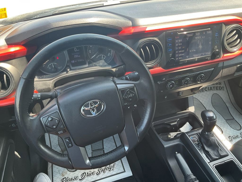 Used 2017 Toyota Tacoma TRD Sport RWD image 25