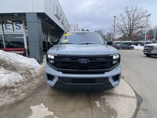 Certified 2025 Ford Expedition Active image 9