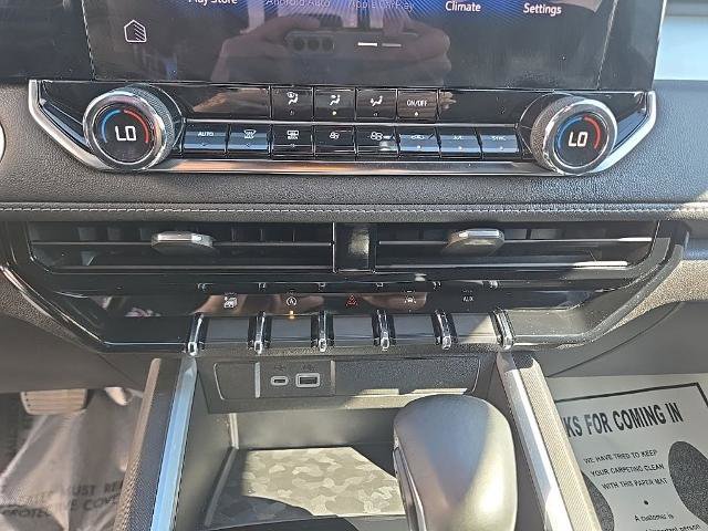 Used 2023 Chevrolet Colorado LT w/ LT Convenience Package AWD/4WD image 31