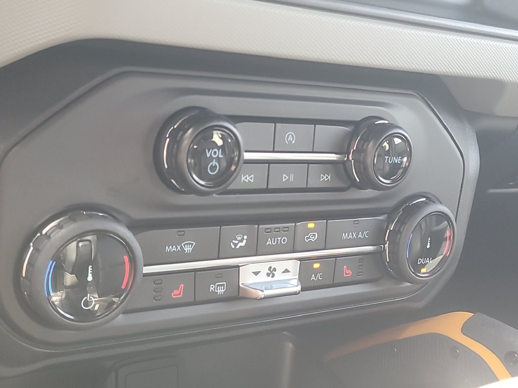 Certified 2022 Ford Bronco Badlands AWD/4WD image 21
