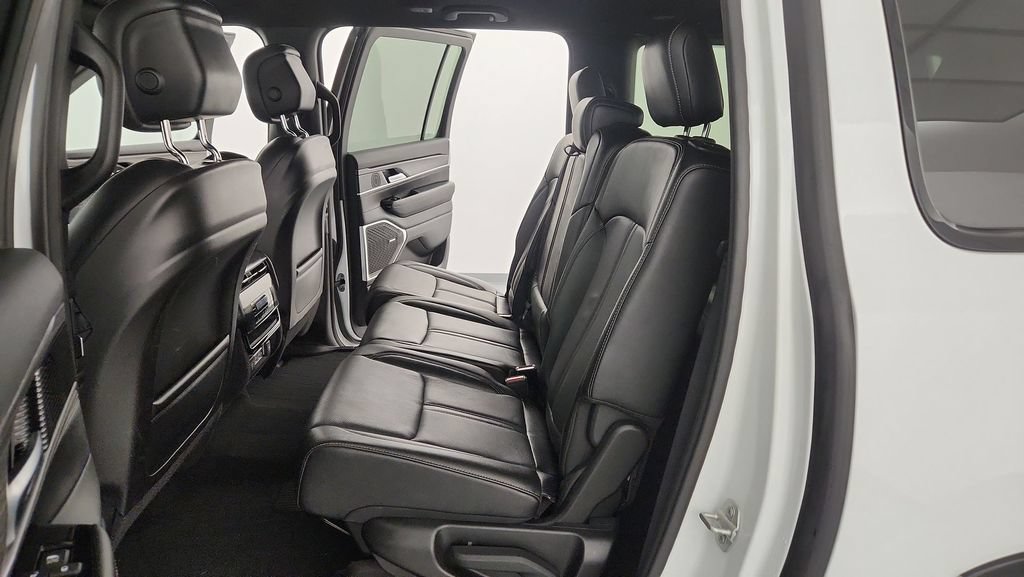 Used 2024 Jeep Wagoneer L Series II w/ Flexible Seating Group AWD/4WD image 36
