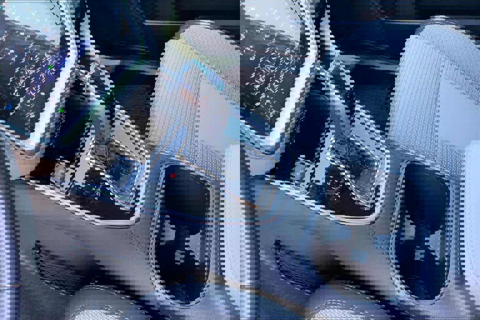 Used 2024 Subaru Outback Premium AWD/4WD image 16