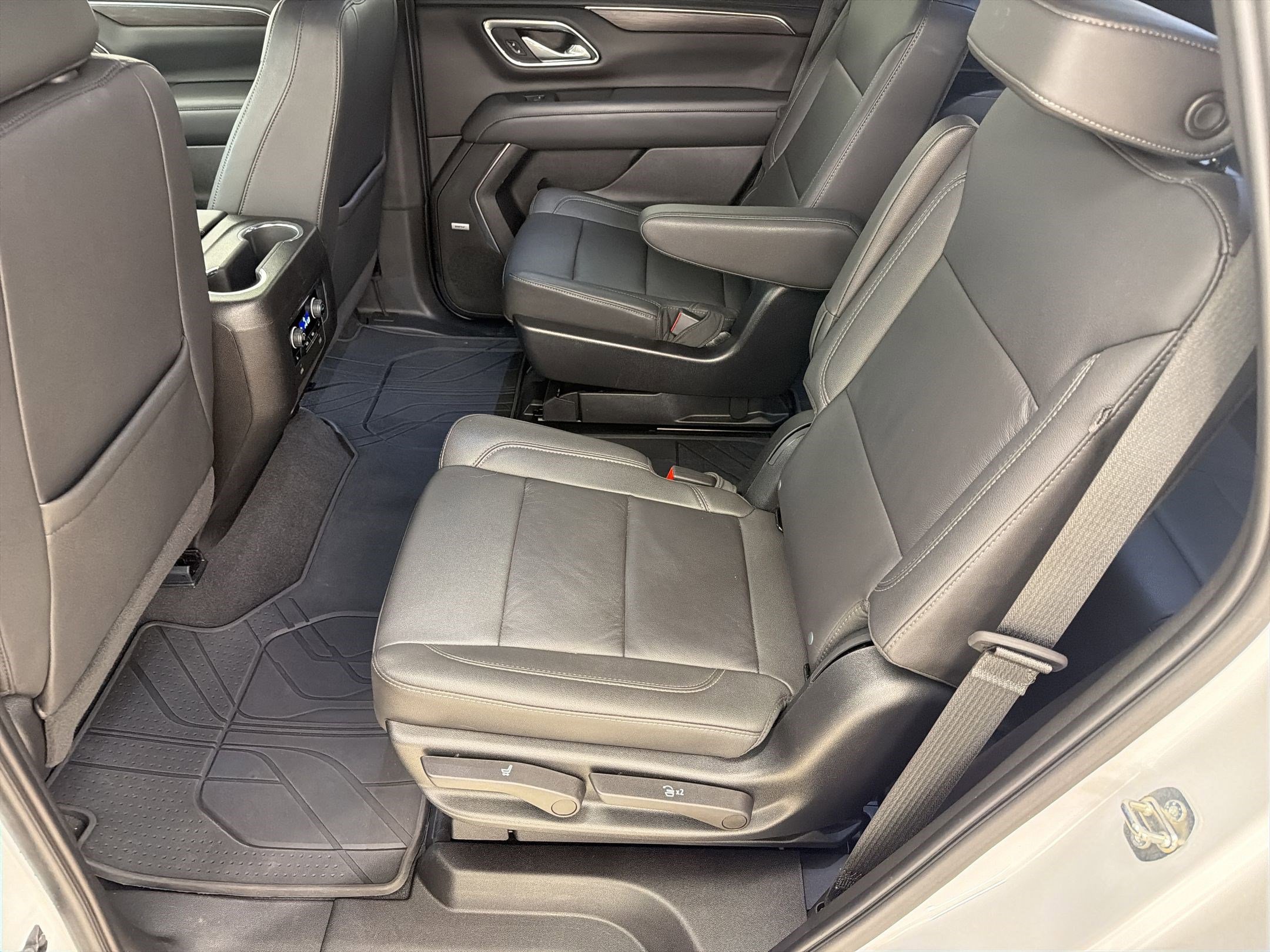 Used 2023 Chevrolet Tahoe LT w/ Luxury Package image 15