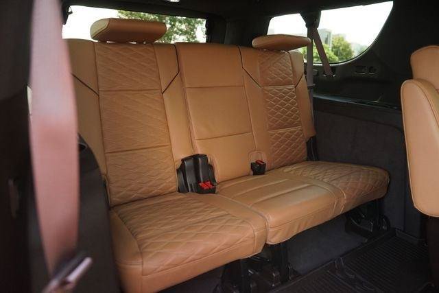 Used 2024 Cadillac Escalade ESV Premium Luxury w/ Performance Package AWD/4WD image 16