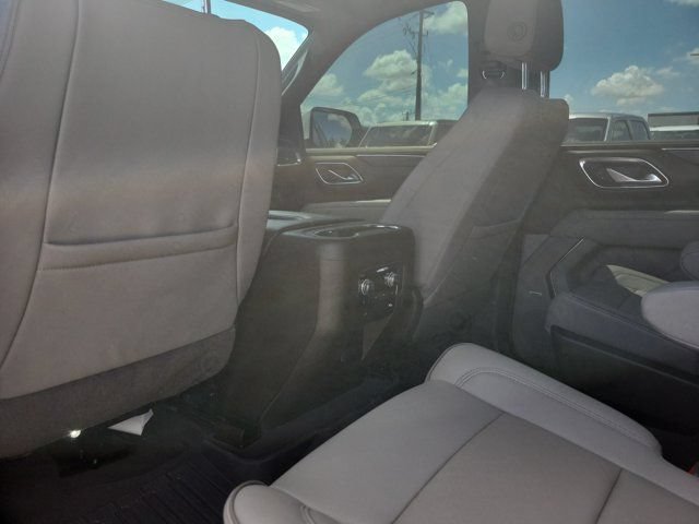 Used 2024 GMC Yukon XL SLT w/ SLT Premium Package AWD/4WD image 18