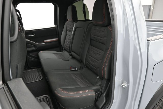 Used 2025 Nissan Frontier PRO-4X AWD/4WD image 27