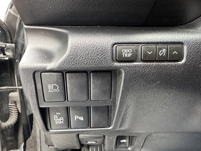 Used 2018 Lexus IS 300 AWD image 13