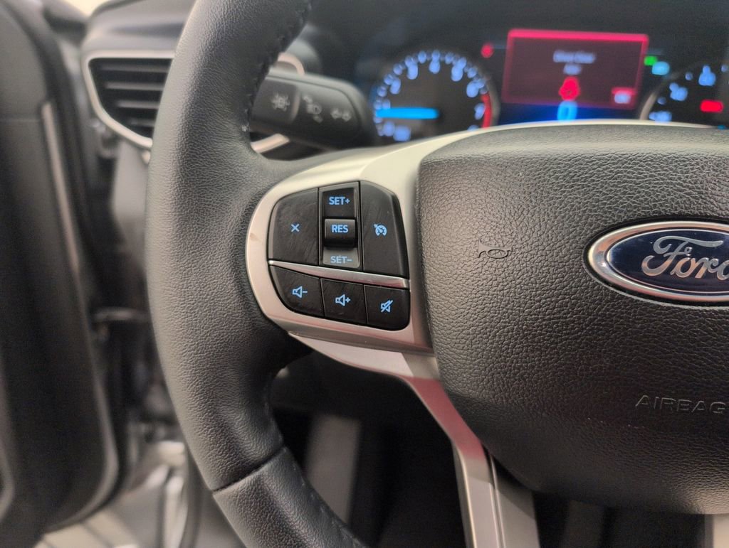 Certified 2024 Ford Explorer XLT w/ Equipment Group 202A RWD image 35