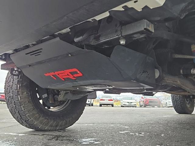 Used 2018 Toyota Tacoma TRD Sport w/ Technology Package image 36