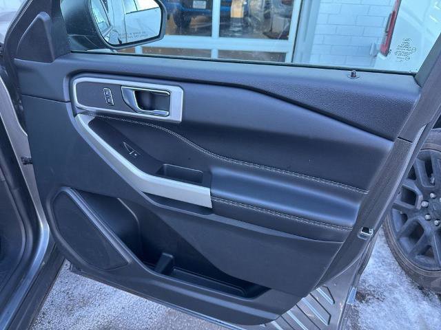 Certified 2021 Ford Explorer XLT w/ Class III Trailer Tow Package image 38