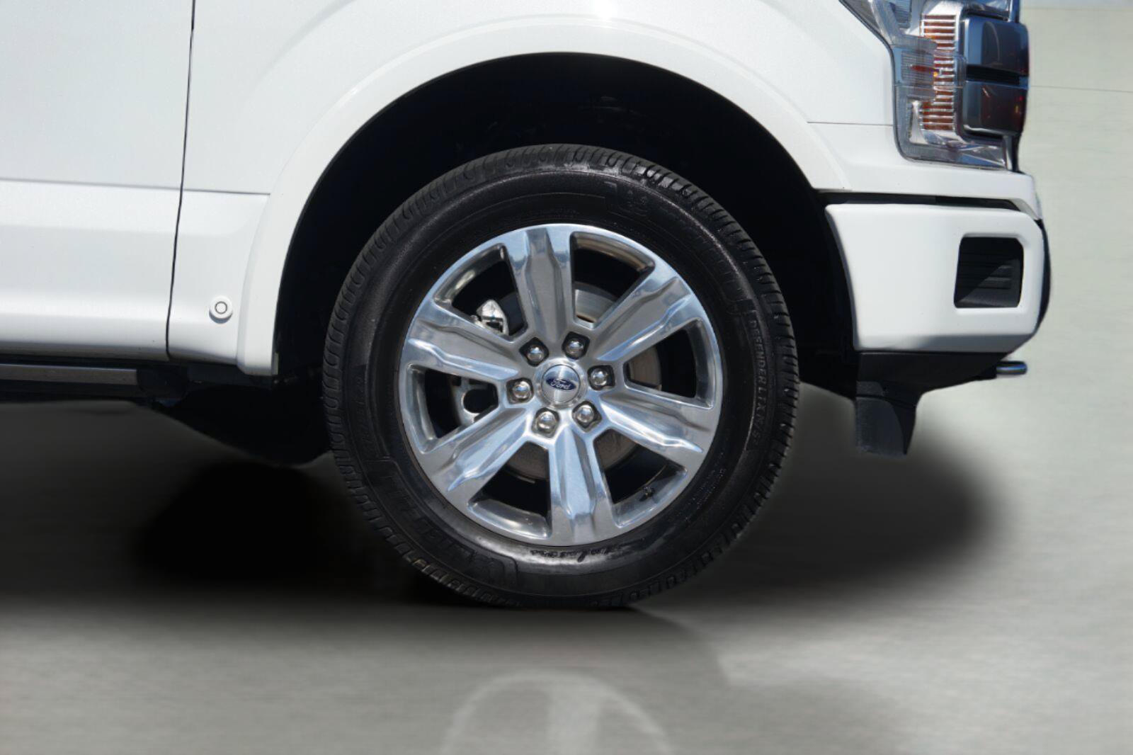 Certified 2020 Ford F150 Platinum w/ Equipment Group 701A Luxury AWD/4WD image 4