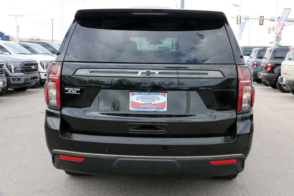 Used 2022 Chevrolet Suburban Z71 w/ Luxury Package image 6