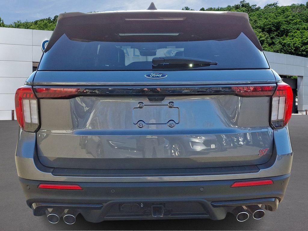 Certified 2025 Ford Explorer ST image 3