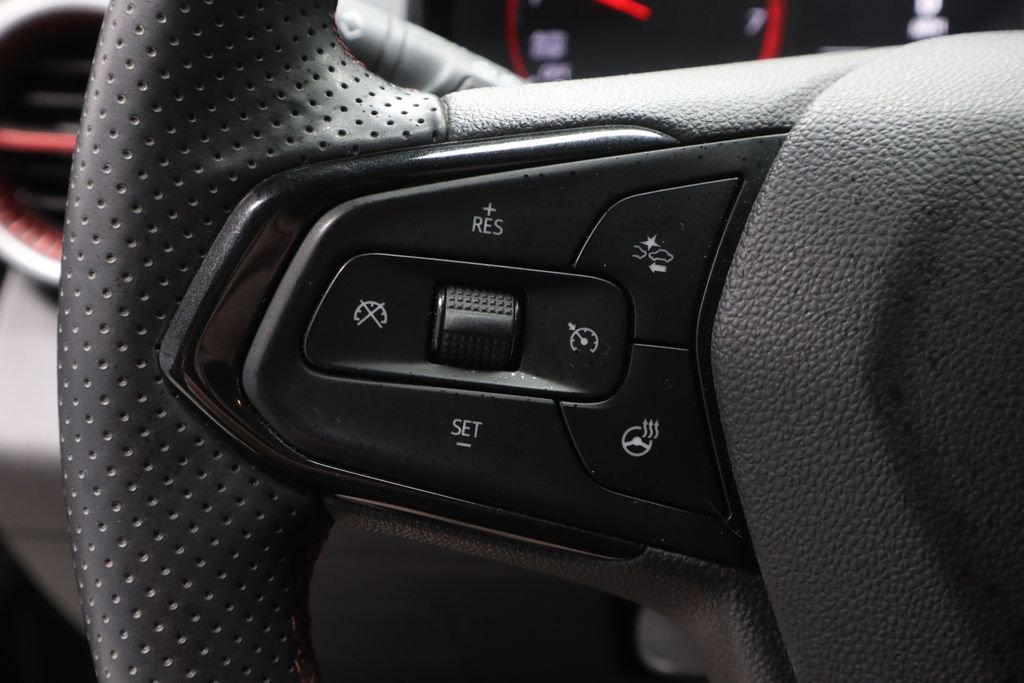 Used 2024 Chevrolet Trax RS w/ Driver Confidence Package image 28