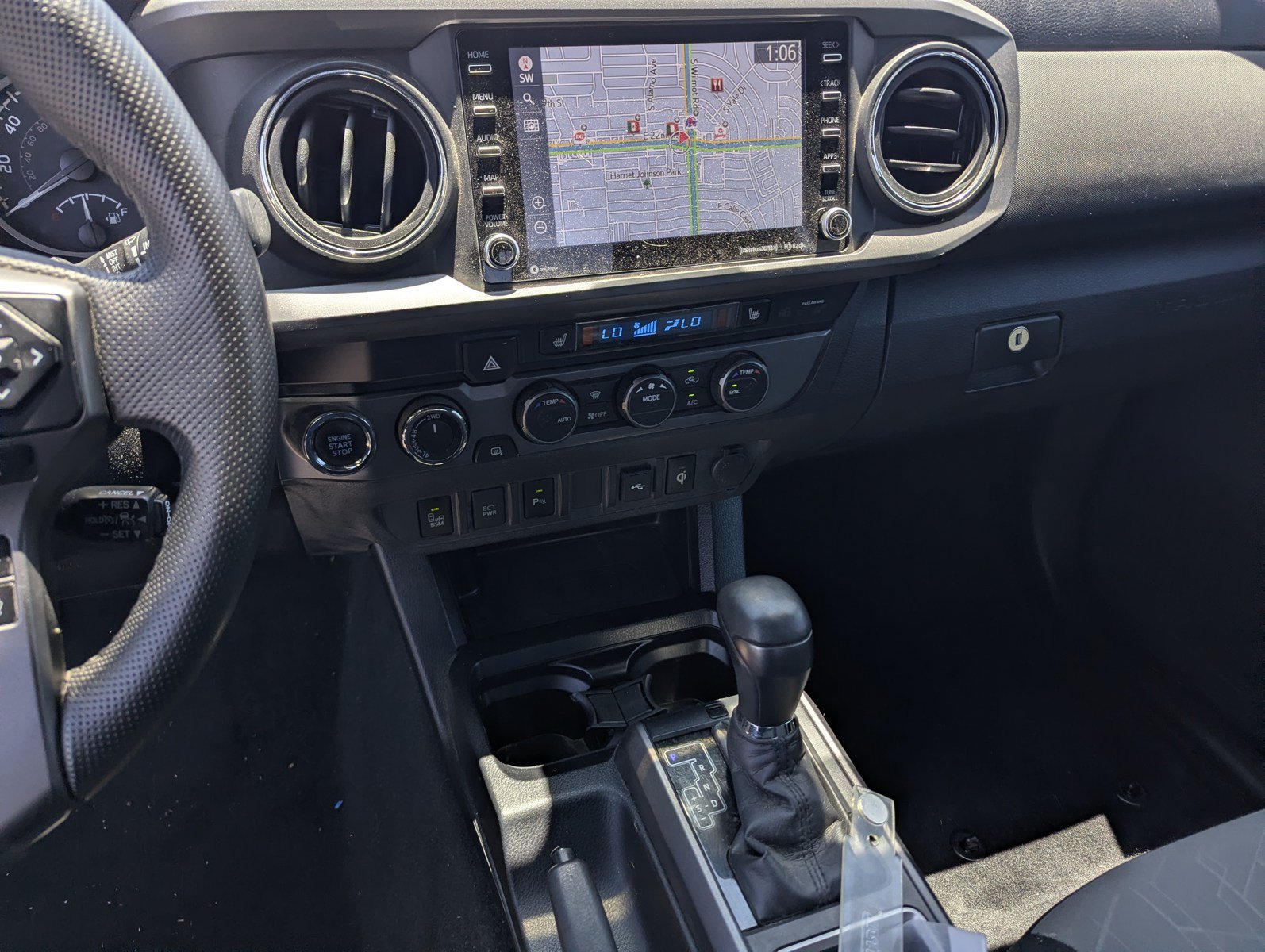 Used 2020 Toyota Tacoma TRD Off-Road w/ TRD Premium Off Road Package AWD/4WD image 10