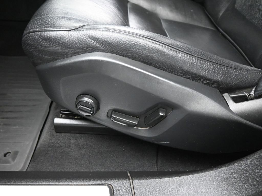 Used 2020 Volvo XC60 T5 Momentum w/ Protection Package Premier image 42