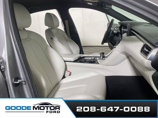 Used 2024 Genesis G70 2.5T AWD/4WD image 21